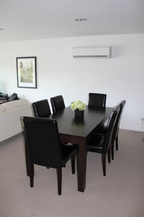 Pohutukawa Apartment Пиктон Экстерьер фото